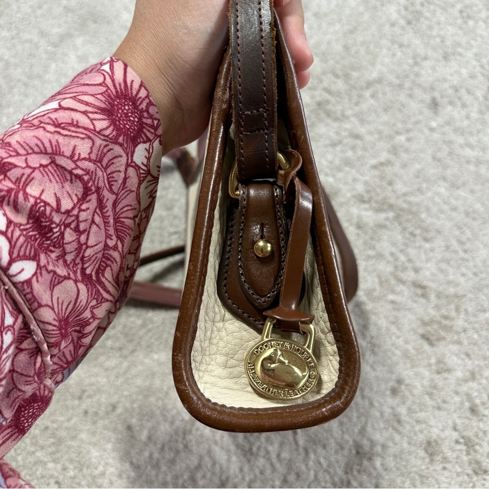Dooney & Bourke Vintage Ivory Brown Leather Crossbody Bag Classic Zip Top - Picture 7 of 16